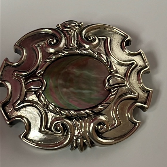 The met 925 sterling pin - Picture 1 of 6